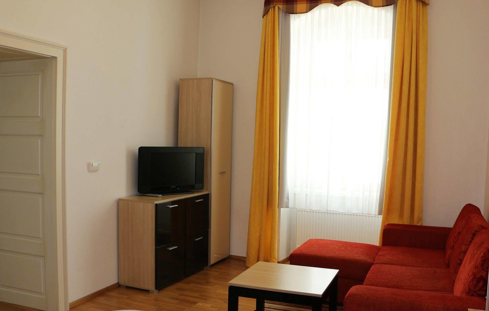 Central Apartmany Biela Street บราติสลาวา ภายนอก รูปภาพ
